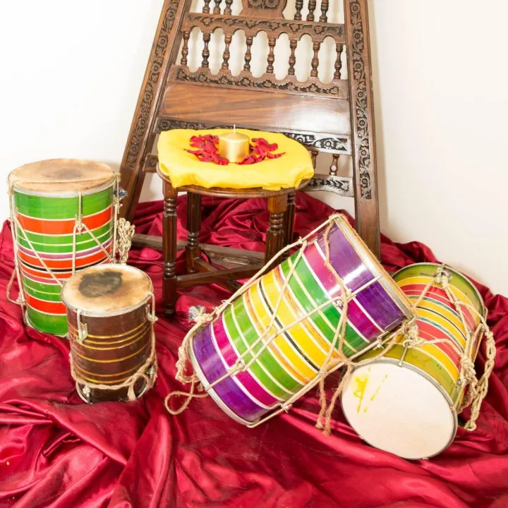 Dholki,%20Dholak,%20Mehndi%20Dholki,%20Musical%20Instruments,%20Dholak%20With%20Metal%20Hooks%20-%20Image%203