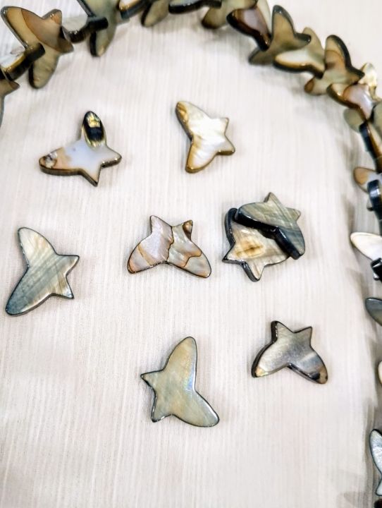 15pcs%20Natural%20Flat%20Butterfly%20Black%20or%20Beige%20border%20Mother%20of%20Pearl%20Abalone%20Sea%20Shell%20Beads%20for%20Crafting%20-%20DIY%20Crafting%20Elegant%20Jewelry%20Making%20Supplies%20-%20Image%203