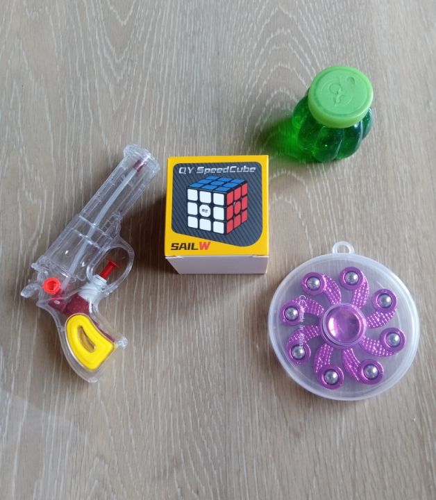 Rubik's Cube 3x3 (Speed Cube, Black Base) + Water Gun (Water Shooter ...