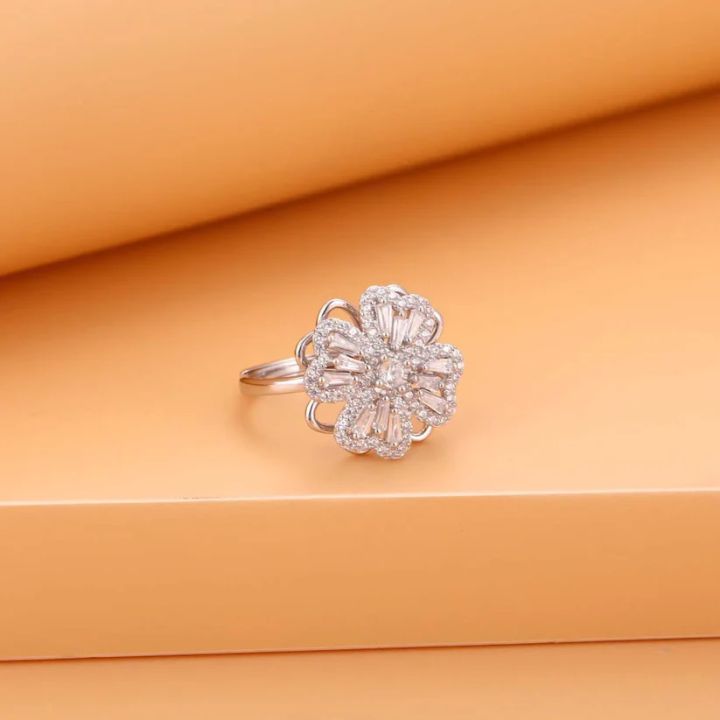 Elegant%20Crystal%20Flower%20Spinning%20Ring%20with%20Diamond%20Accents,%20Adjustable%20Size,%20Women's%20Fashion%20Jewelry%20-%20Image%204