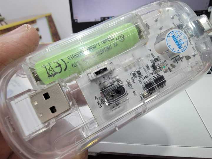 Wireless%20Transparent%20Mouse%20%E2%80%93%20Bluetooth%20Mouse%20with%20USB%20Dongle,%20Slim%20Rechargeable%20Design%20-%20Image%206