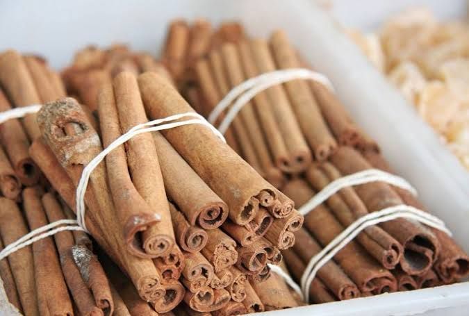 Ceylon%20Cinnamon%20Sticks%20%7C%20Darchini%20%7C%20Dar%20Chini%20%E2%80%A2%20100%20gm%20-%20Image%203