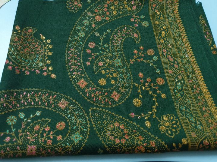Winter%204%20border%20Kashmiri%20Hand%20Embroidered%20Shawl%20For%20Women/Girls%20-%20Image%204