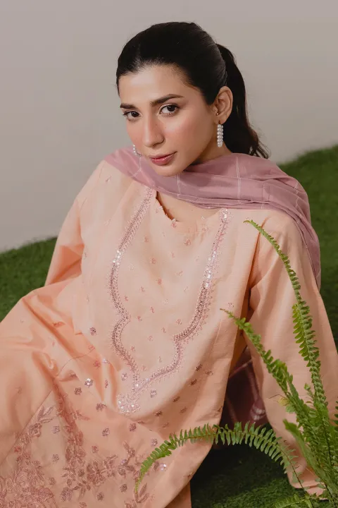 Zellbury%20Embroidered%203%20Piece%20Textured%20Lawn%20Embroidered%20Kurta%20Dupatta%20Trouser%20-%201991%20-%20RTW%20-%20Stitched%20Suit%20For%20Women%20-%20Dress%20For%20Girls%20-%20Essential%20Pret%20-%20Summer%20-%20Image%202