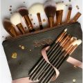 Zoeva 15 Pieces Makeup Brushes With Pouch. 
