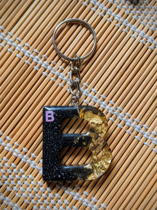 Customize%20Alphabet%20keychain%20%7C%20Resin%20keychains%20%7C%20Keychain%20for%20girls%20%7C%20Keychain%20for%20boys%20%7C%20Keychain%20for%20bags%20%7C%20Black%20Gold%20Theme%20-%20Image%203