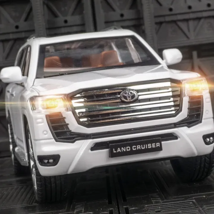 1:24%20Scale%20Model%20Car%20Toyota%20LAND%20CRUISER%20LC300%20LC200%20Prado%20SUV%20Alloy%20Car%20Model%20Pull%20Back%20Diecast%20Metal%20Toy%20Off-road%20Vehicle%20Car%20Simulation%20%20Model%20Toy%20Car%20With%20Push%20Lights%20Sound%20Collection%20Model%20Car%20Best%20Gift%20for%20Kids%20Boys%20Girls%20-%20Image%203