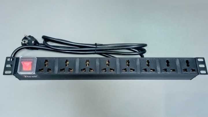 I-Tech%208%20Ports%20Power%20Distribution%20Unit%20PDU%20-%20Expand%20Power%20Options%20with%208%20Port%20PDU%20Power%20Socket%20Lead%20-%20Image%204
