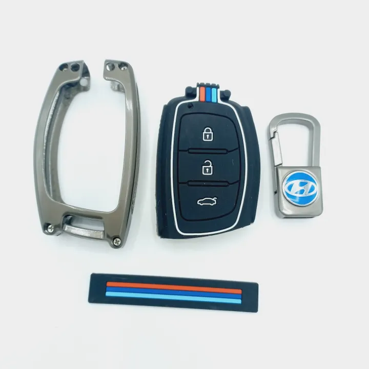 Hyundai%20Tucson%20Key%20Cover%20With%20Metal%20Shell%203-Button%20-%20Image%204