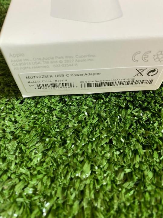 25%20Watt%20PD%20Adapter%202-Pin%20Charger%20for%20IPhones%20-%20Image%203