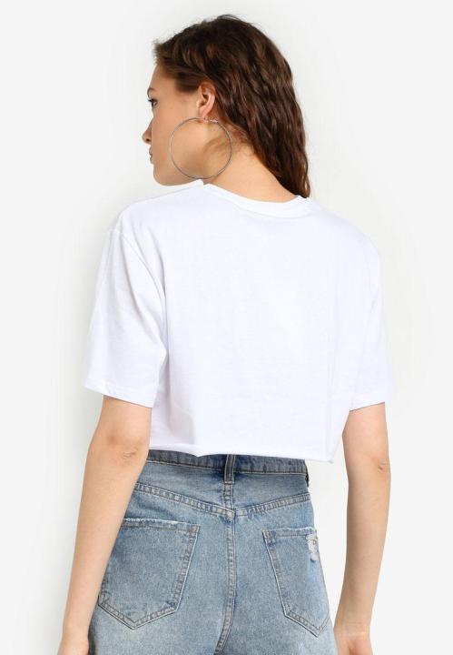 Short%20Length%20T-Shirt%20For%20Women%20-%20Image%204