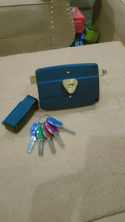 surface-mounted%20rim%20lock%20-%20Image%203