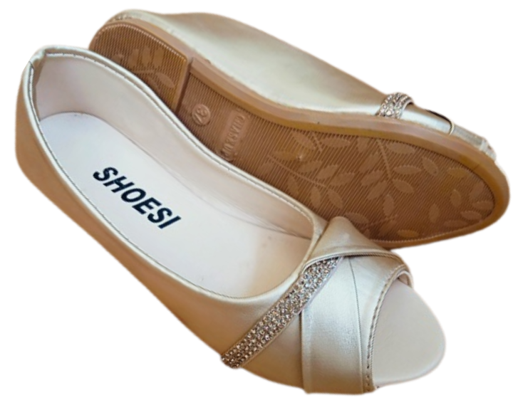 Stylish%20Women's%20Pumps%20in%20White,%20Fawn,%20and%20Black%20-%20Casual%20Comfort%20Wear%20-%20Image%209
