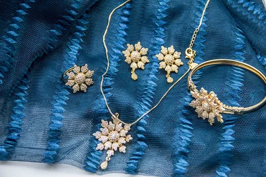 Zircon%20Jewellery%20Set%20Fine%20Light%20Weight%20Fashion%20Jewelry%20for%20Women%20-%20Golden%20-%20Image%204