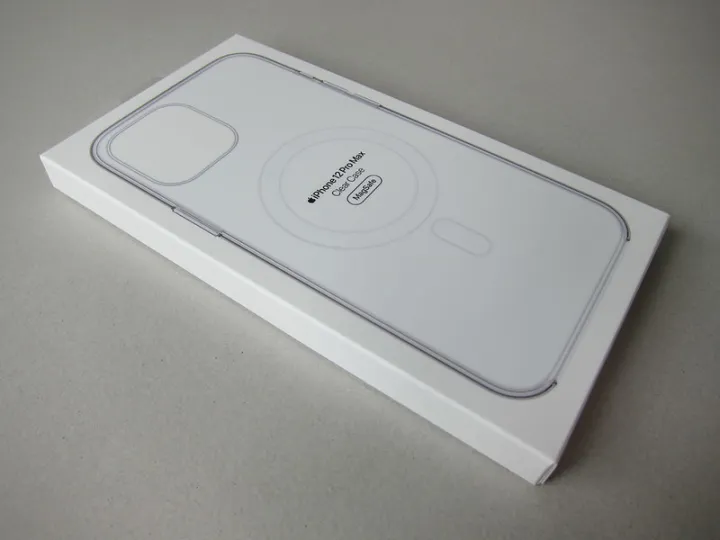 Orignal%20Apple%20IPhone%2012%20Pro%20Max%20Clear%20Case%20with%20MagSafe%20-%20Urban%20Back%20case%20and%20cover%20-%20Image%205