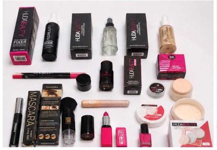13%20in%201%20Makeup%20Kit%20for%20Girls%20&%20Women%20%20Complete%20All-in-One%20Makeup%20Set%20with%20Foundation,%20Primer,%20Fixer,%20Lipstick,%20Mascara,%20Powder%20&%20Beauty%20Essentials%20-%20Image%202