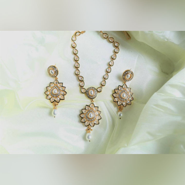 Stylish Kundan Crytsal Premium Set