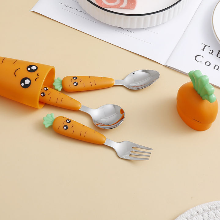 In%20Stock%20Cartoon%20Carrot%20Tableware%20Stainless%20Steel%20Spoon%20Fork%20Scraper%20Children's%20Spoon%20%20%20Portable%20Children's%20Tableware%20with%20Plastic%20Handle%20and%20Box%20-%20Image%202