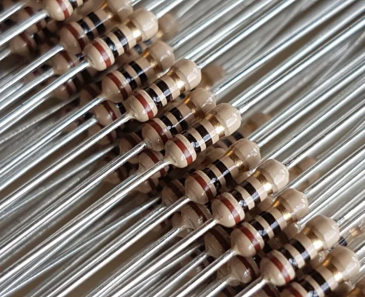 Pack%20Of%201000%20-%20Carbon%20Film%20Resistor%2010%20Ohm%20Resistance%20-%201/4W%20-%20Image%202