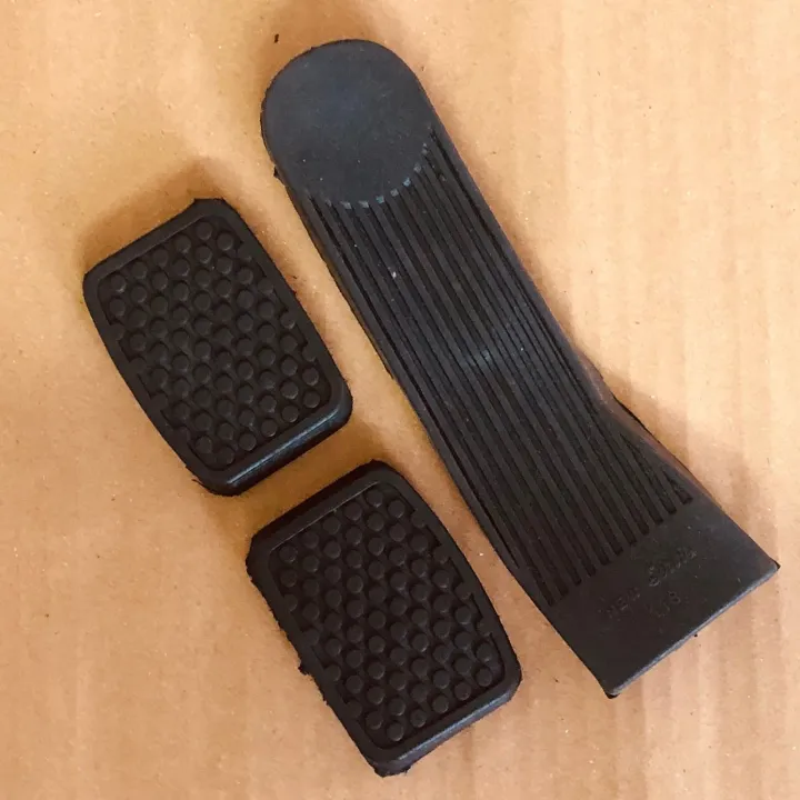 Suzuki%20Bolan%20&%20Ravi%20Pedal%20Rubbers%20%E2%80%93%20Accelerator,%20Brake%20&%20Clutch%20Pads%20%E2%80%93%20Fits%20All%20Models%20&%20Chamber%20%E2%80%93%20High-Grip%20Rubber%20-%20(Set%20of%203%20Pcs)%20-%20Image%202