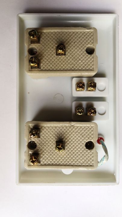 Universal%20Multi-Function%20Double%20Multi%20Socket%20+%205%20pin%20Socket%20and%20Switch%20Light%20Plug%20China%20Fitting%20Sheet%20China%20Switch%20Board%20-%20Image%202