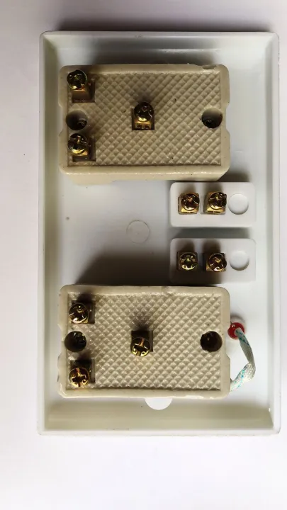 Universal%20Multi-Function%20Double%20Multi%20Socket%20+%205%20pin%20Socket%20and%20Switch%20Light%20Plug%20China%20Fitting%20Sheet%20China%20Switch%20Board%20-%20Image%202