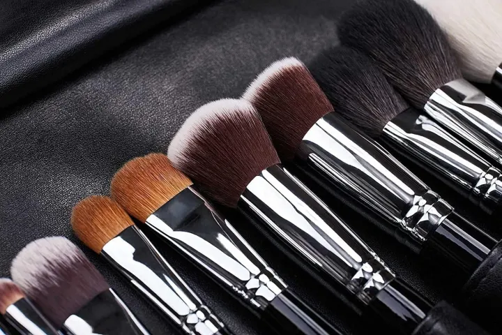 M.A.C%20Premium%20Makeup%20Brush%20Set%20Of%2012%20Pieces%20For%20Professional%20Party%20Makeup%20Foundation%20Eyeshadow%20Eyebrow%20mascara%20Brushes%20Face%20Powder%20Brush%20(Multicolor)%20-%20Image%203