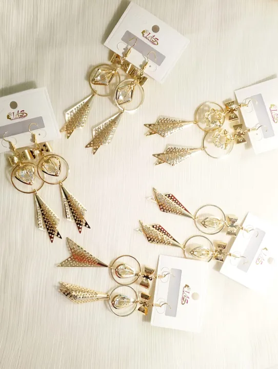 Choose%20Your%20Own%203%20Pairs%20of%20Elegant%20Light%20Weight%20Fashion%20Drop%20Earrings%20%7C%20Trendy%20Gold-Tone%20Earrings%20Set%20for%20Girls%20&%20Women%20-%20Image%206