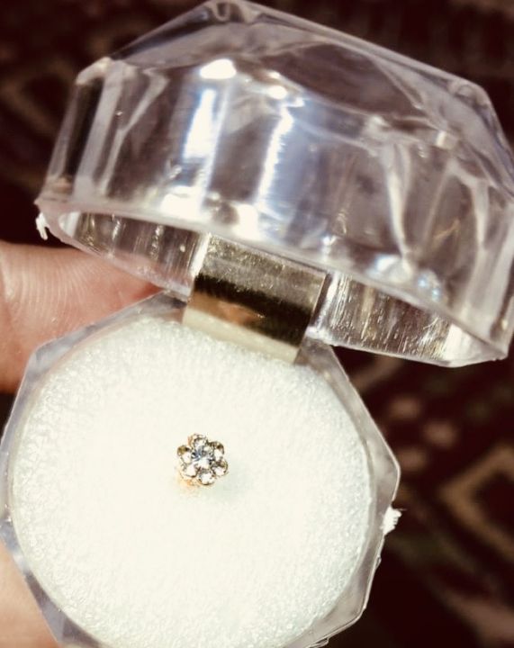 Nose%20Pin%20Diamond%20Stones%20Gold%20Platted%20-%20Image%203