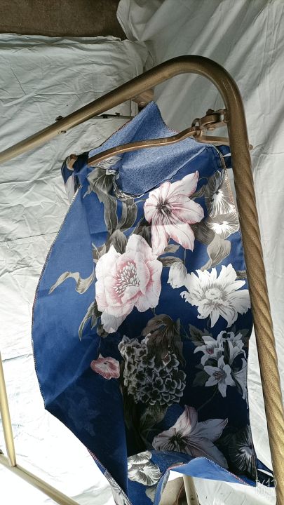 Color%20Coated%20Small%20Bearing%20Folding%20Baby%20Cradle%20with%20Free%20Sleeping%20Cloth%20-%20Image%204