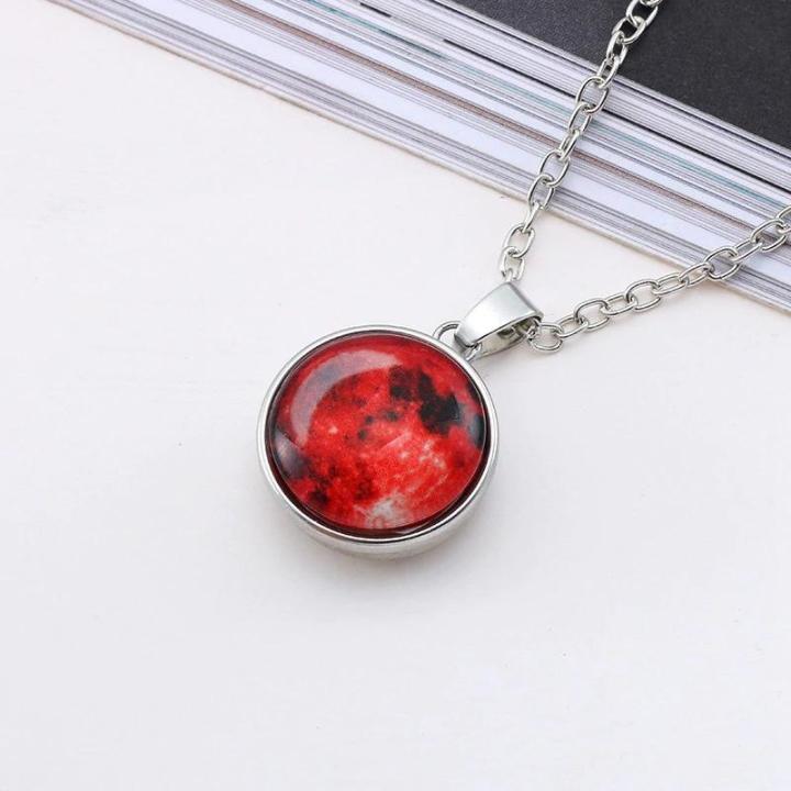 MOON%20NECKLACE%20GLOW%20IN%20DARK%20-%20Image%203