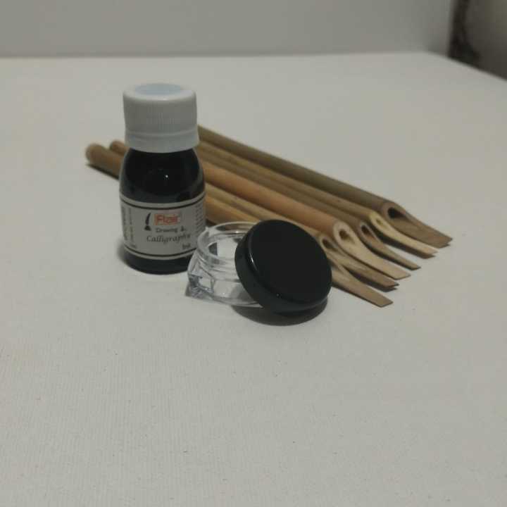 Openness%20-%20Arabic%20Calligraphy%20Set%20-%2006%20Reed%20Bamboo%20Qalams/Pens%20+%201%20Black%20Ink%2030ml%20+%2001%205ml%20Ink%20Jar%20-%20Image%204