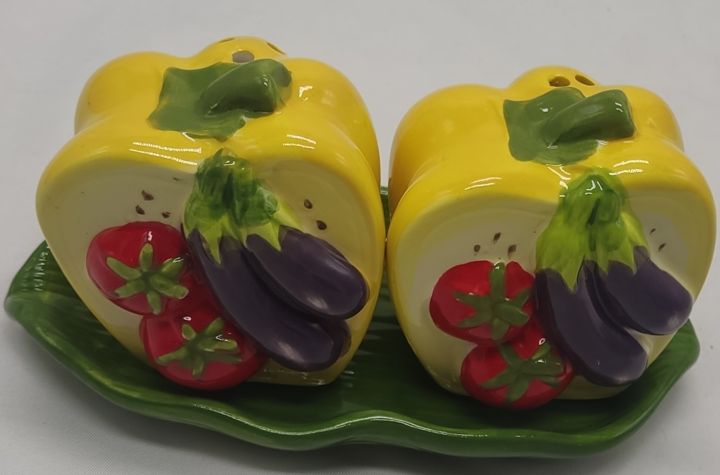 Salt And Pepper Shaker - Namak Dani