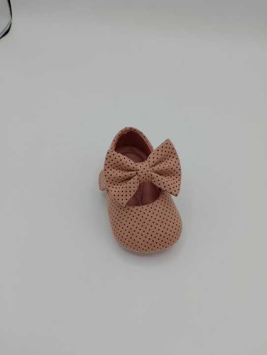 Baby%20Girl%20Polka%20Dot%20Soft%20Sole%20Shoes%20with%20Bow%20%7C%20Anti-Slip%20Prewalker%20Shoes%20for%20Infants%20&%20Toddlers%20-%20Image%205