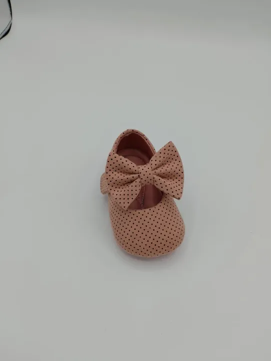 Baby%20Girl%20Polka%20Dot%20Soft%20Sole%20Shoes%20with%20Bow%20%7C%20Anti-Slip%20Prewalker%20Shoes%20for%20Infants%20&%20Toddlers%20-%20Image%205