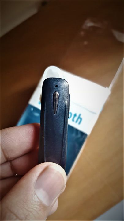 Bluetooth wireless single headset for calling