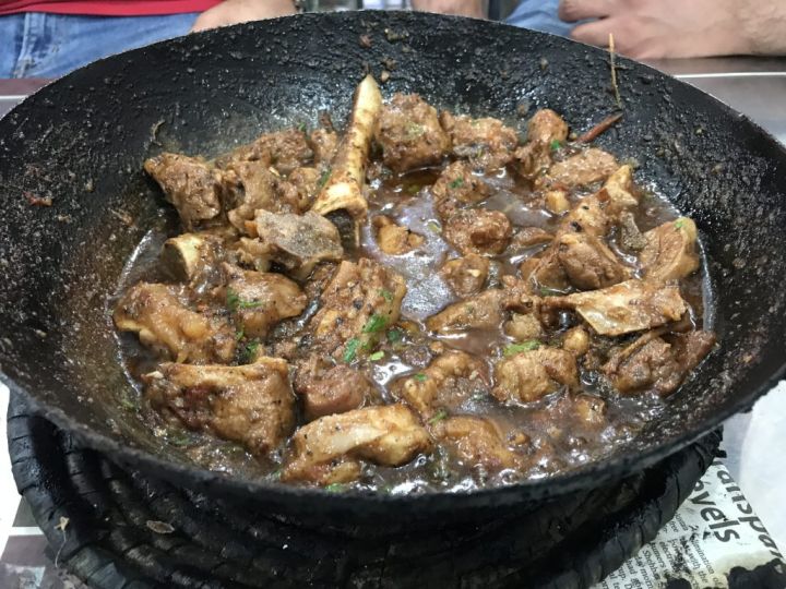 PURE IRON MADE HOTEL STYLE KARHAI IN WHITE IRON COMPLATE SET (KARAHI, SPOON, and COVER AND SUNNI)  BEST FOR MAKING KARAHI MUTTON KARAHI CHICEKN  KARAHI , LIFE TIME WARRENTY ABOUT  ZUNG RUST FREE 1.5