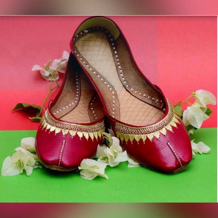 Red%20Hand%20Made%20Pure%20Leather%20Multani%20Khussa%20for%20girls%20and%20women%20-%20Image%203