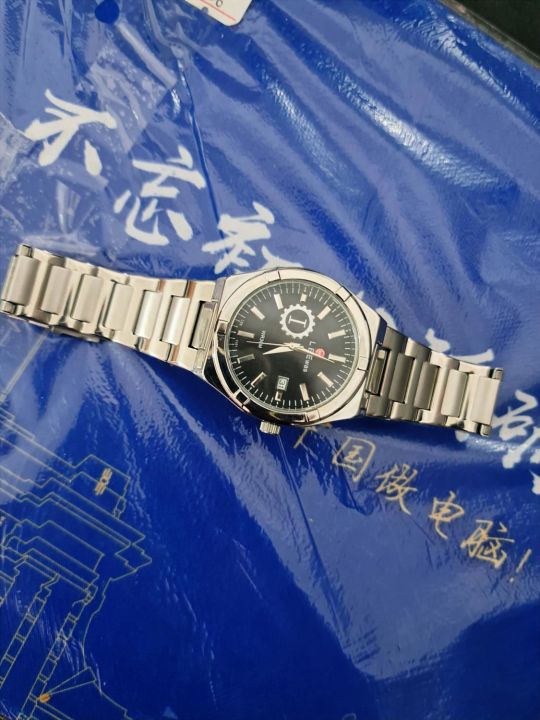 LEEwas%20watch%20-%20Image%204