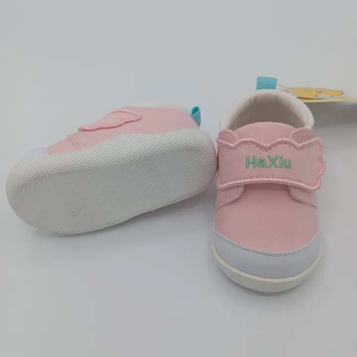 HaXlu%20Pink%20Canvas%20Soft%20Sole%20Baby%20Shoes%20%7C%20Infant%20First%20Walker%20Sneakers%20with%20Anti-Slip%20&%20Velcro%20Closure%20-%20Image%202