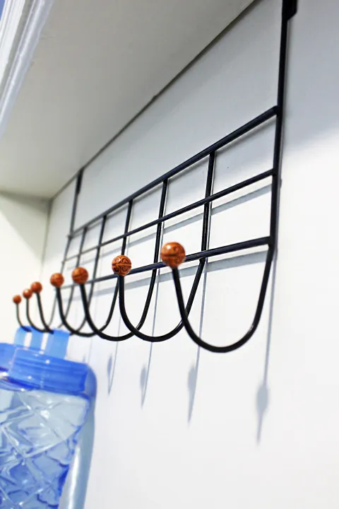 Over%20Door%20Hanger%20multipurpose%20with%207%20Hooks,%20space%20saver%20,%20Metal%20Over%20the%20Door%20Towel%20Hook,%20Decorative%20Overdoor%20Organizers,%20Hanging%20Storage%20Rack%20for%20Hat,%20Coats,%20Purses,%20Scarves,%20Clothes,%20Jackets,%20Belt,%20Bedroom,%20Bathroom,%20Closet%20-%20Image%205