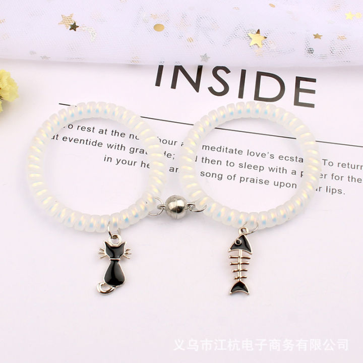 Hot! Douyin with the same magnetic couple bracelet, a pair of opposite-sex attractable phone cords, rubber bands, send boyfriends, girlfriends, hair rope girls