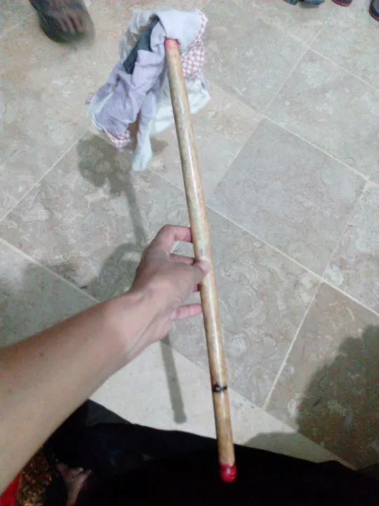 1%20pcs%2020%20inch%20long%20sheesham%20Wooden%20Jhatki%20stick%20without%20cloth%20for%20use%20cleaning%20window%20dusting%20door%20and%20remove%20the%20flying%20bee%20wooden%20stick%20duster%20mosquito%20-%20Image%207