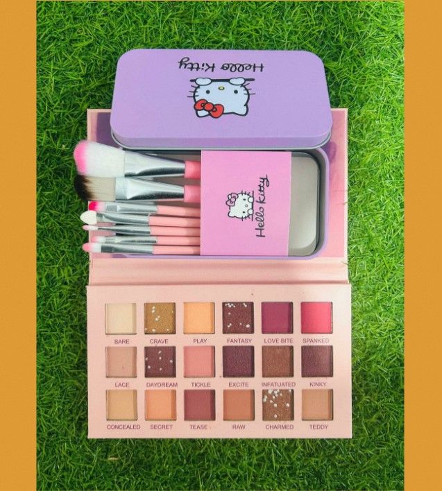 8%20in%201%20Ultimate%20Makeup%20Deal%20Eyeshadow%20Palette%20with%20Makeup%20Brushes%20Professional%20Eye%20Makeup%20Kit%20for%20Glamorous%20Looks,%20Blending%20&%20Shading%20-%20Image%203