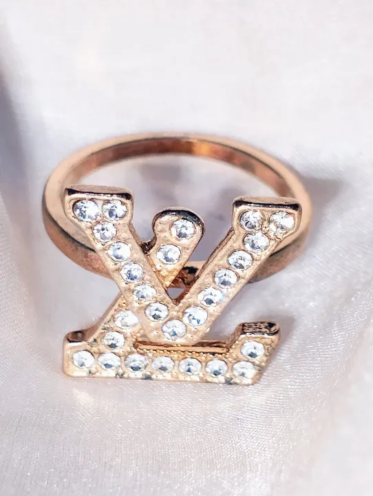 Premium%20Luxury%20Gold-Silver%20Plated%20Zircon%20Ring%20for%20Women%20%E2%80%93%20Elegant%20Attractive%20Engagement%20&%20Party%20Ring%20-%20Image%207