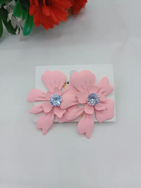 Trendy%20Flower%20Royal%20Elegant%20Earring%20Beautiful%20Design%20For%20Girls%20&%20Woman%20-%20Image%203