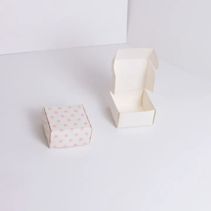 Gift%20Boxes%20Premium%20(25%20Pcs)(3x3x1.5%20inches)%20e%20commerce%20packaging%20favor%20boxes%20-%20Image%204