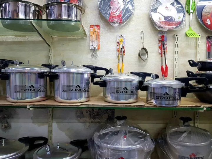 Sonex%20Pressure%20Cooker%20%E2%80%93%203L%20to%2011L%20%7C%20Heavy%20Gauge%20Aluminum%20Body%20%7C%20Fast%20&%20Energy%20Efficient%20Cooking%20%7C%20Secure%20Safety%20Lock%20System%20%7C%20Durable,%20Rust-Resistant%20&%20Easy%20to%20Use%20%7C%20Gas%20Stove%20Compatible%20-%20Image%203