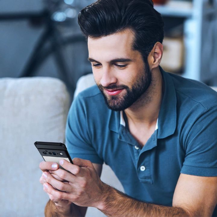 Google%20Pixel%206%20Pro%20Back%20Cover%20Case%20Armor%20%7C%20PC%20and%20TPU%20%7C%20Clear%20-%20Black%20-%20Image%209