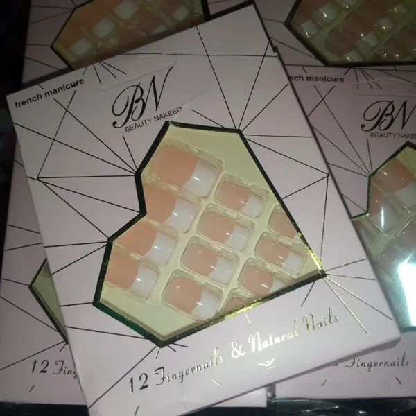 24%20pcs%20stick%20on%20french%20nails,%20artificial%20press%20on%20nails,%20%20nails%20for%20girls%20-%20Image%203